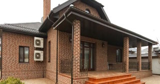Строительство домов из кирпича с мансардой в Сосногорске | от 3702 рублей